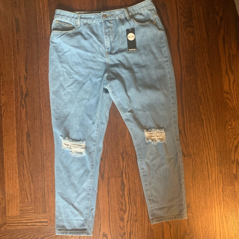 NWT BOOHOO BLUE high waisted mom distressed jean women’s plus size 14